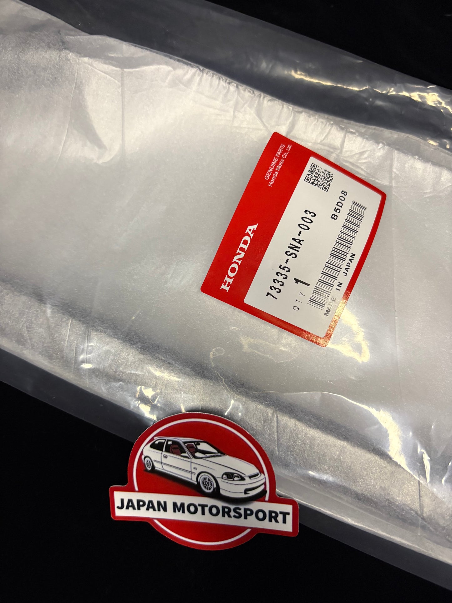 Honda Civic FD2R Front Quarter Glass Moulding